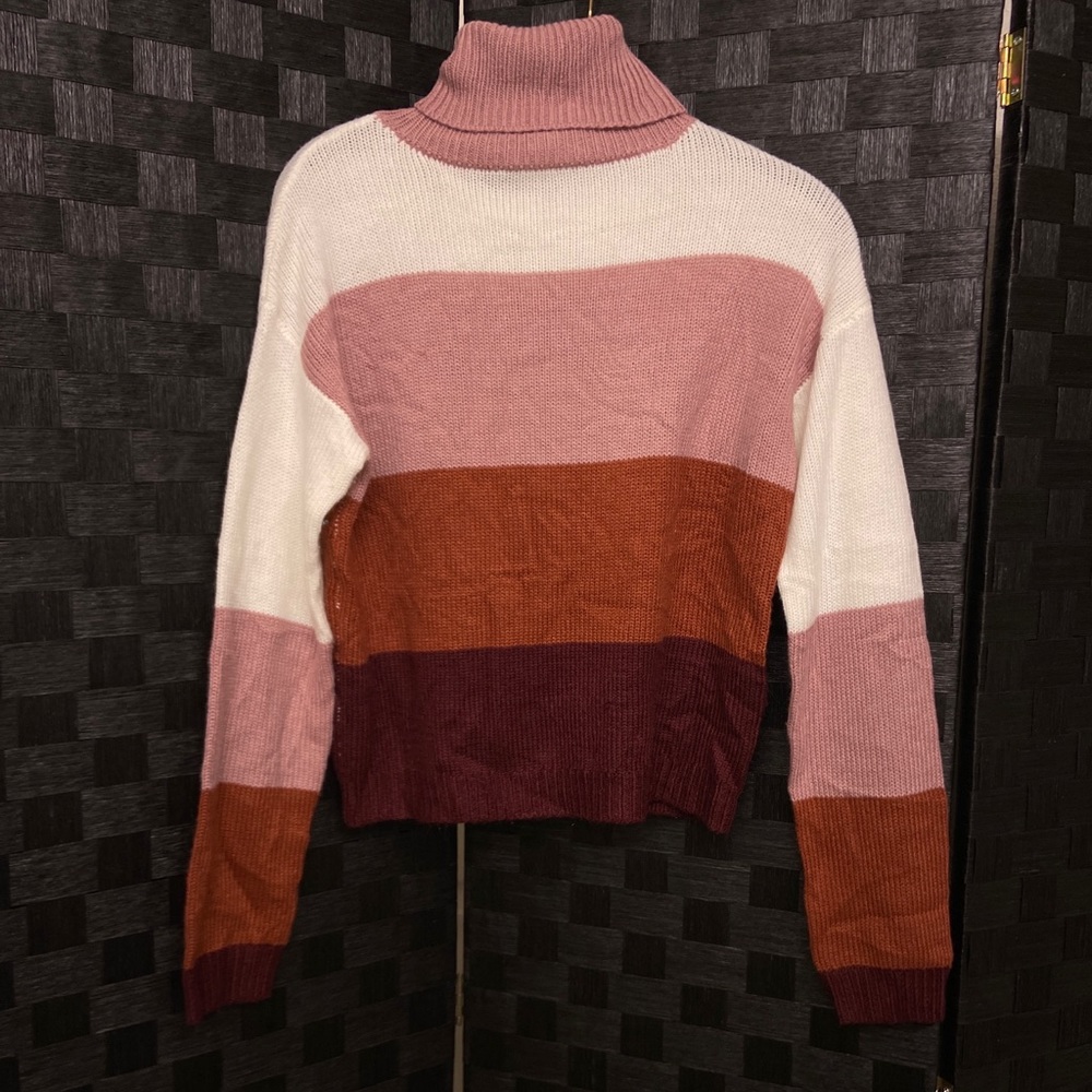 Poly & Ester Color-block Turtle neck